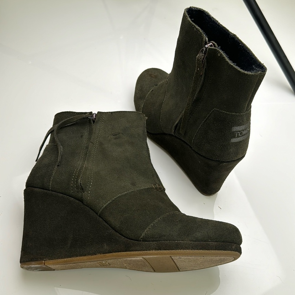Toms wedge booties